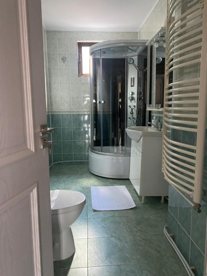 Casa Laur Hotel Manastirea Humorului Ngoại thất bức ảnh