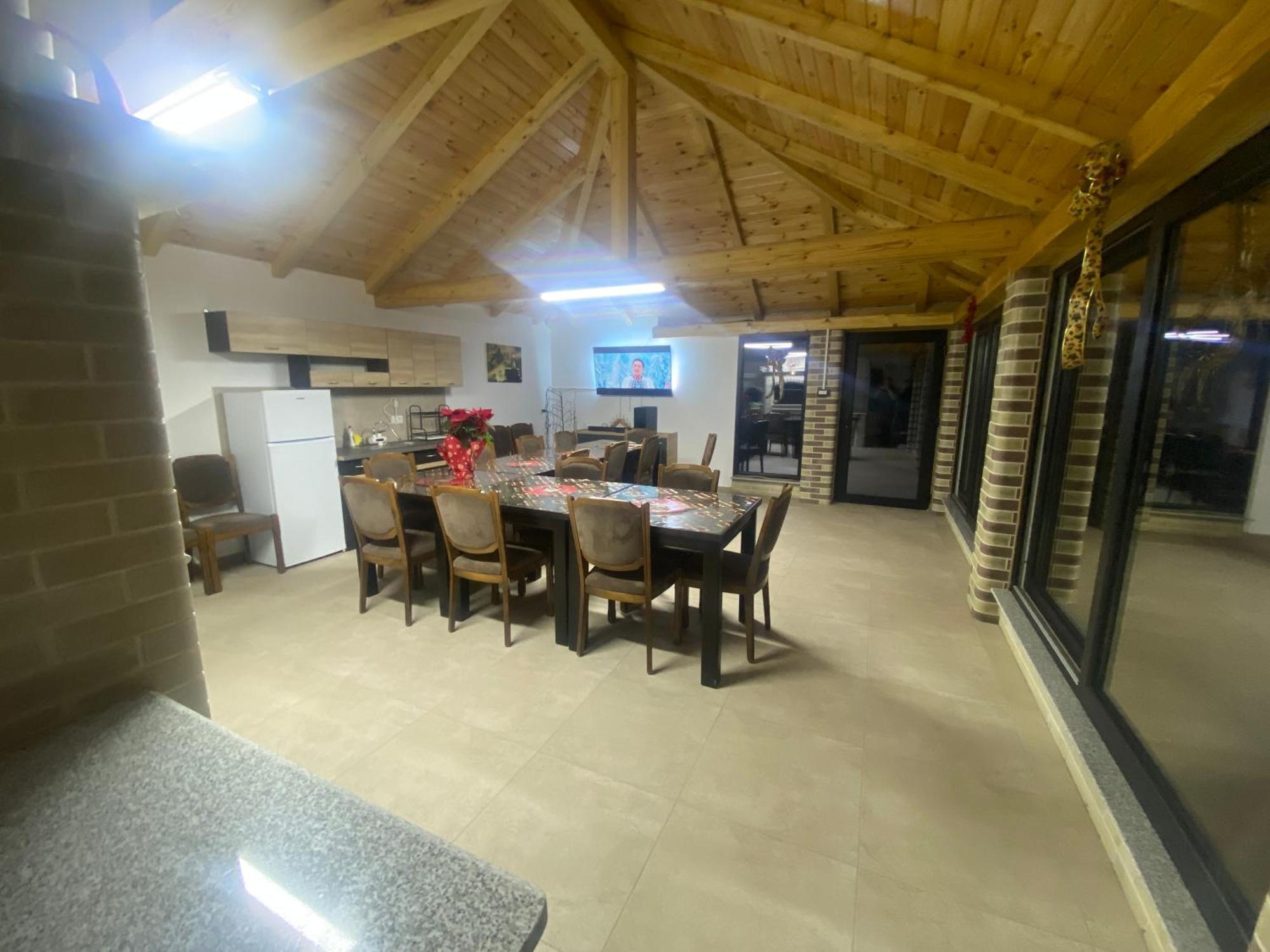 Casa Laur Hotel Manastirea Humorului Ngoại thất bức ảnh